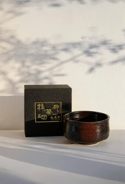 Kurenai with box.png