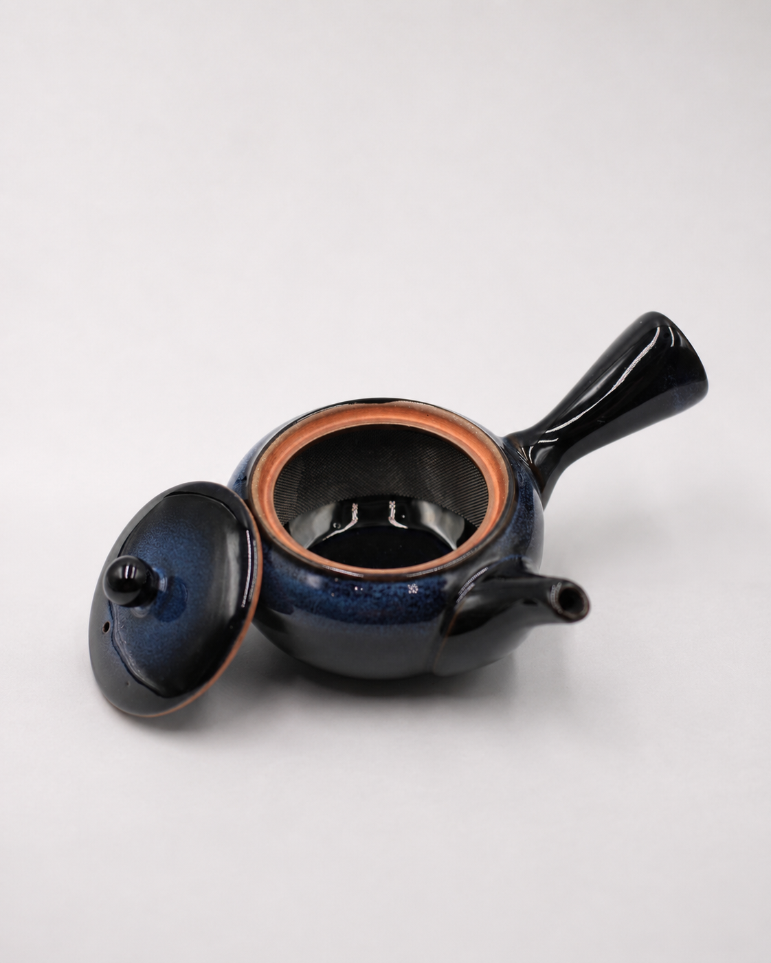 Blue Tea pot 3.png