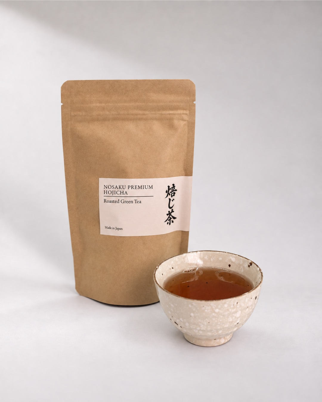 nosaku-hoji-hojicha-opakowanie-i-napar-04.webp